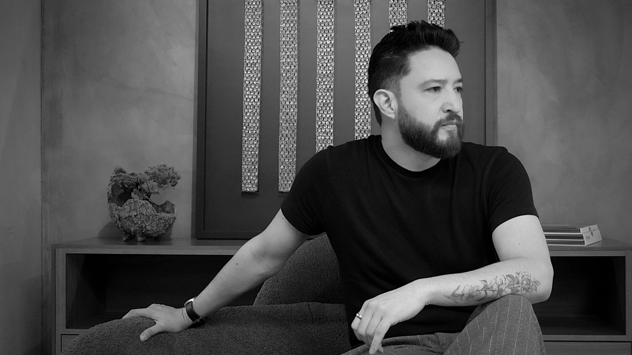 CESAR-SERRANO-HUERTAS-DISENADOR-DE-INTERIORES-00-scaled